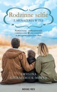 Okładka: Rodzinne selfie z menażerią w tle