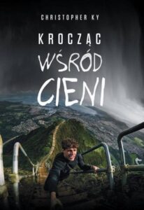 Okładka: Krocząc wśród cieni